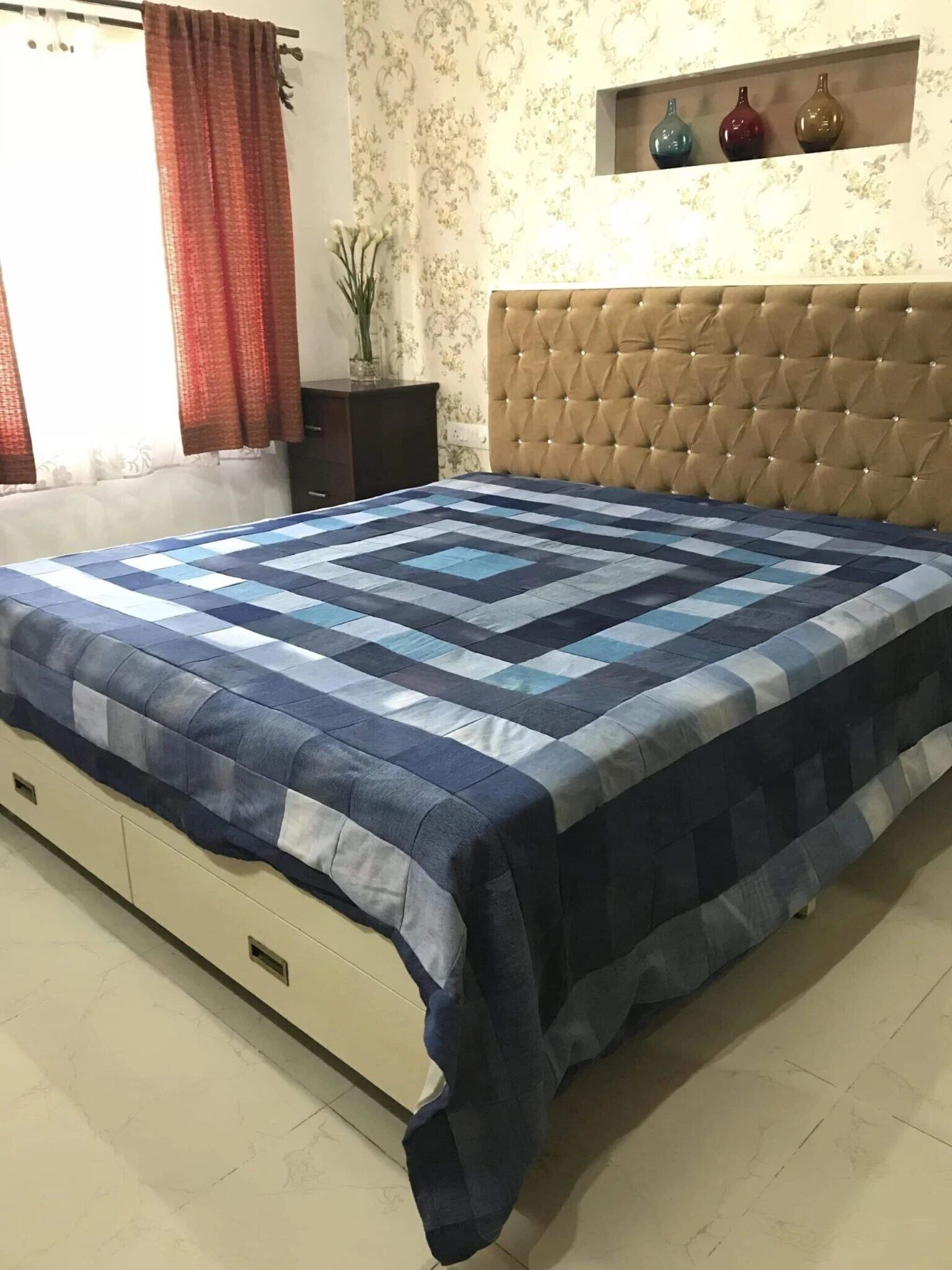 Checkered bed cover